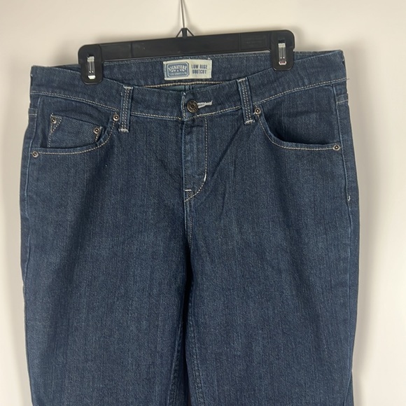 Signature Levi Strauss & Co. Low Rise Bootcut Jeans Sz: 12 - Picture 3 of 11